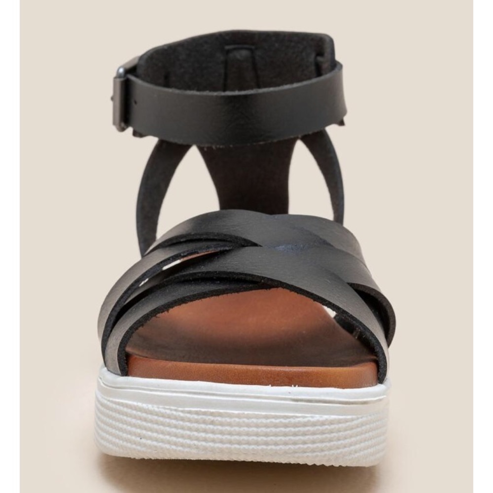 Mia valorie sandal 6.5 NEW